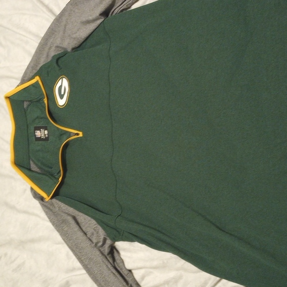 Green Bay Packers light shirt